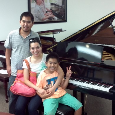 Caseres Family at Piano Megastore